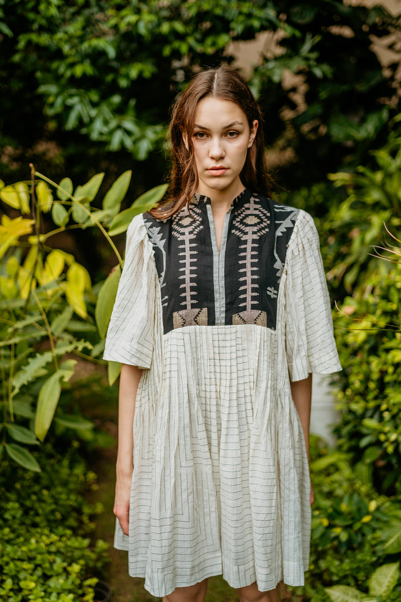 Effortlessly refined styles for celebrating